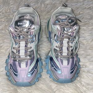 Woman’s Track Sneakers